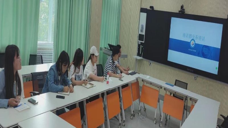 师资力量是决定培训效果的关键因素。选择实操培训时，可以从以下方面考察师资：